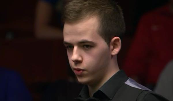 球迷们不仅 球迷们不仅